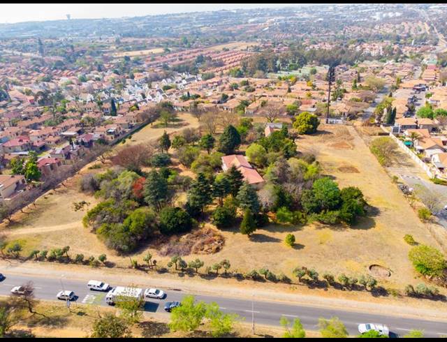 LAND FOR SALE IN VORNA VALLEY